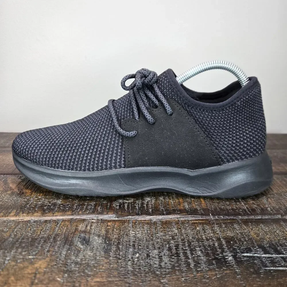 NEW Vessi Everyday Sneaker Mens Size 8 Lace Up Waterproof Shoe Sneaker All Black